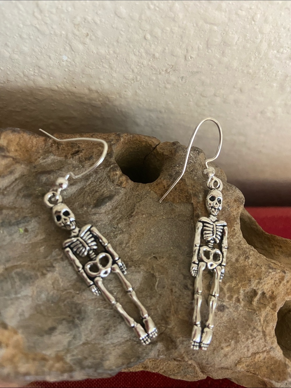 5/$10❤️❤️❤️NEW Skeletons Silver Tone Zinc Alloy Drop Earrings